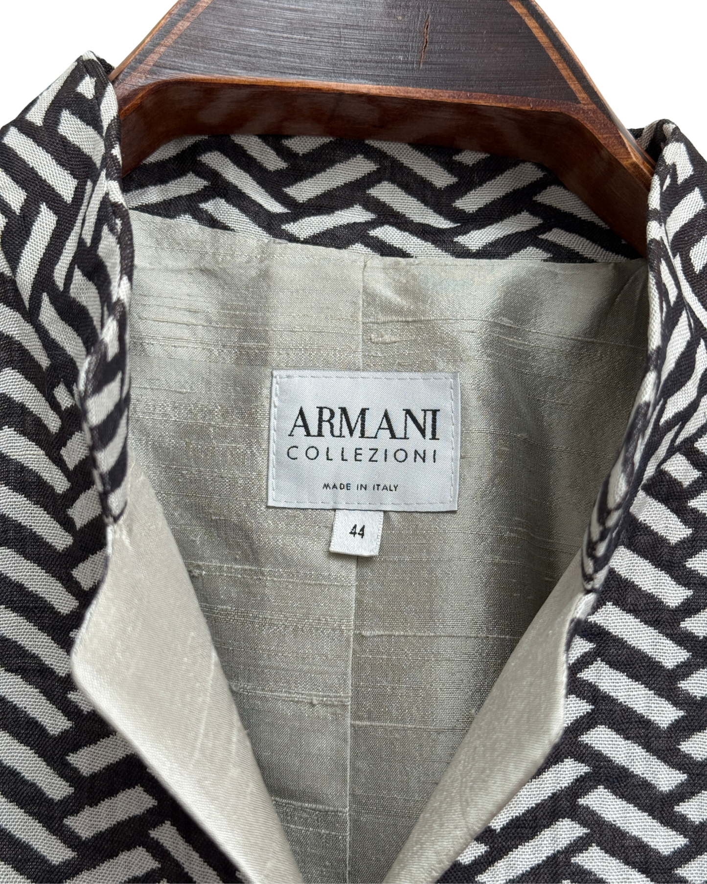 Armani Collezioni Linen Blend Geometric Blazer Black White Silk Lining Size 44 IT Made in Italy 2005