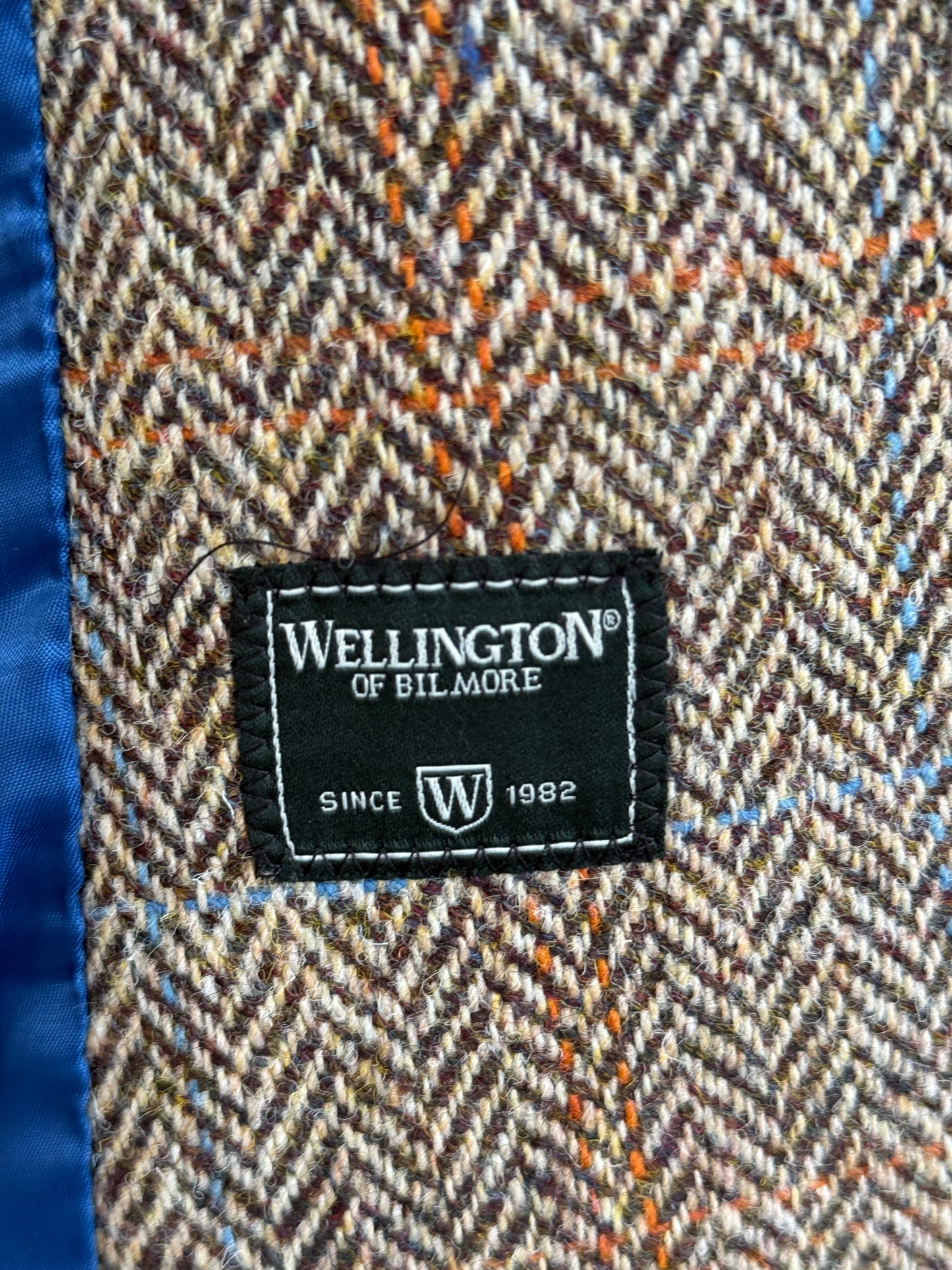 Wellington of Bilmore Beige Harris Tweed Blazer with Elbow Patches Size 60