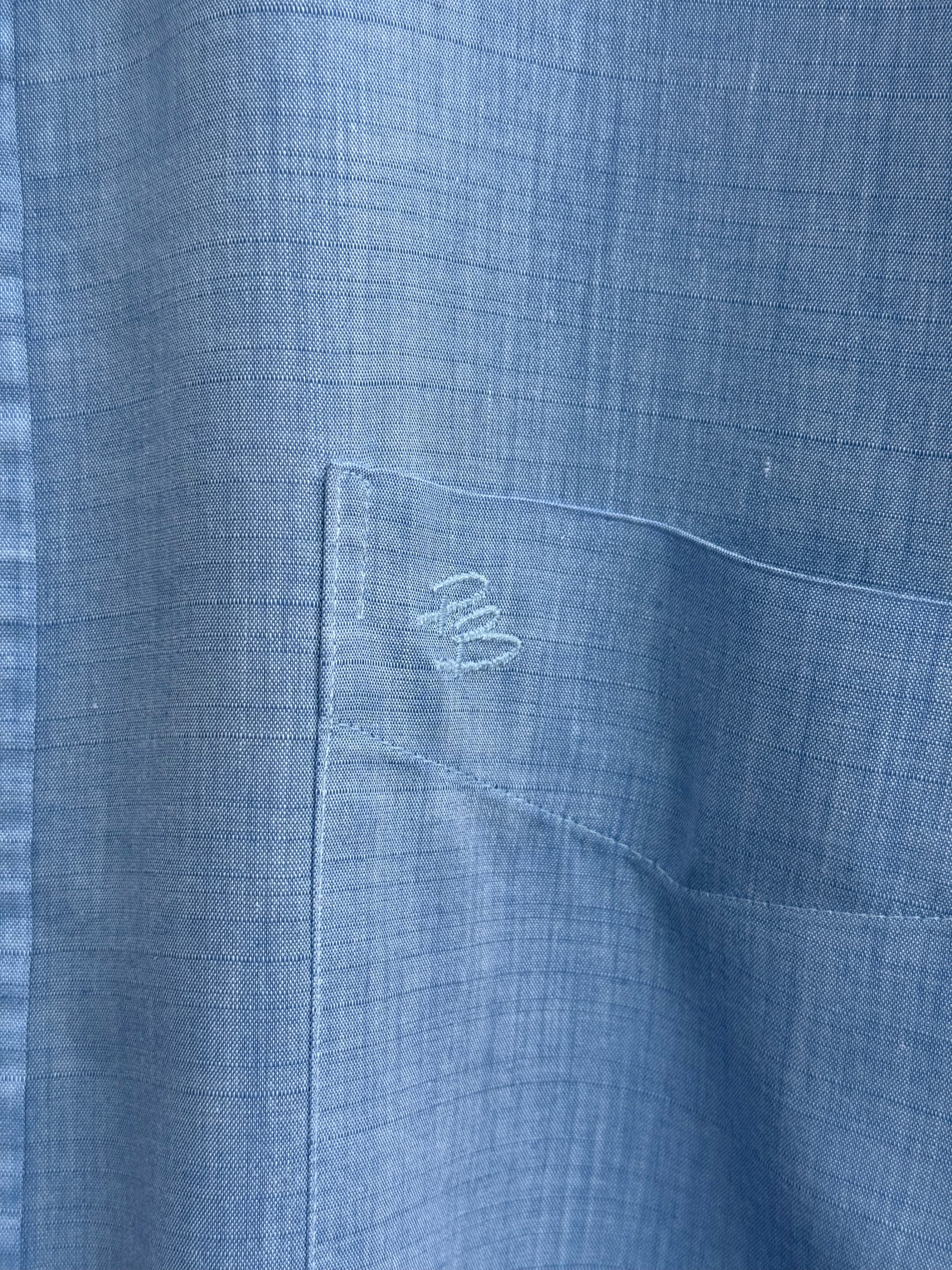 Embroidered Balmain initial logo on chest pocket