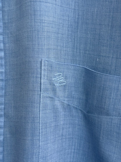 Embroidered Balmain initial logo on chest pocket