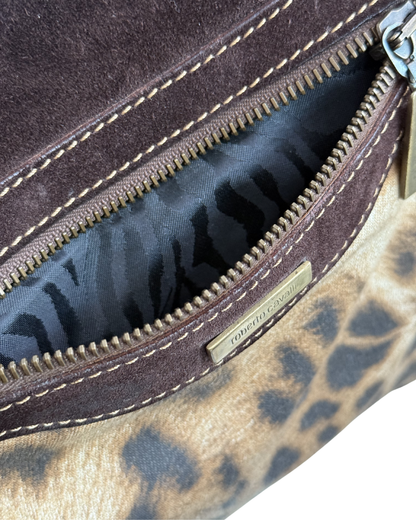 Interior showing front compartment