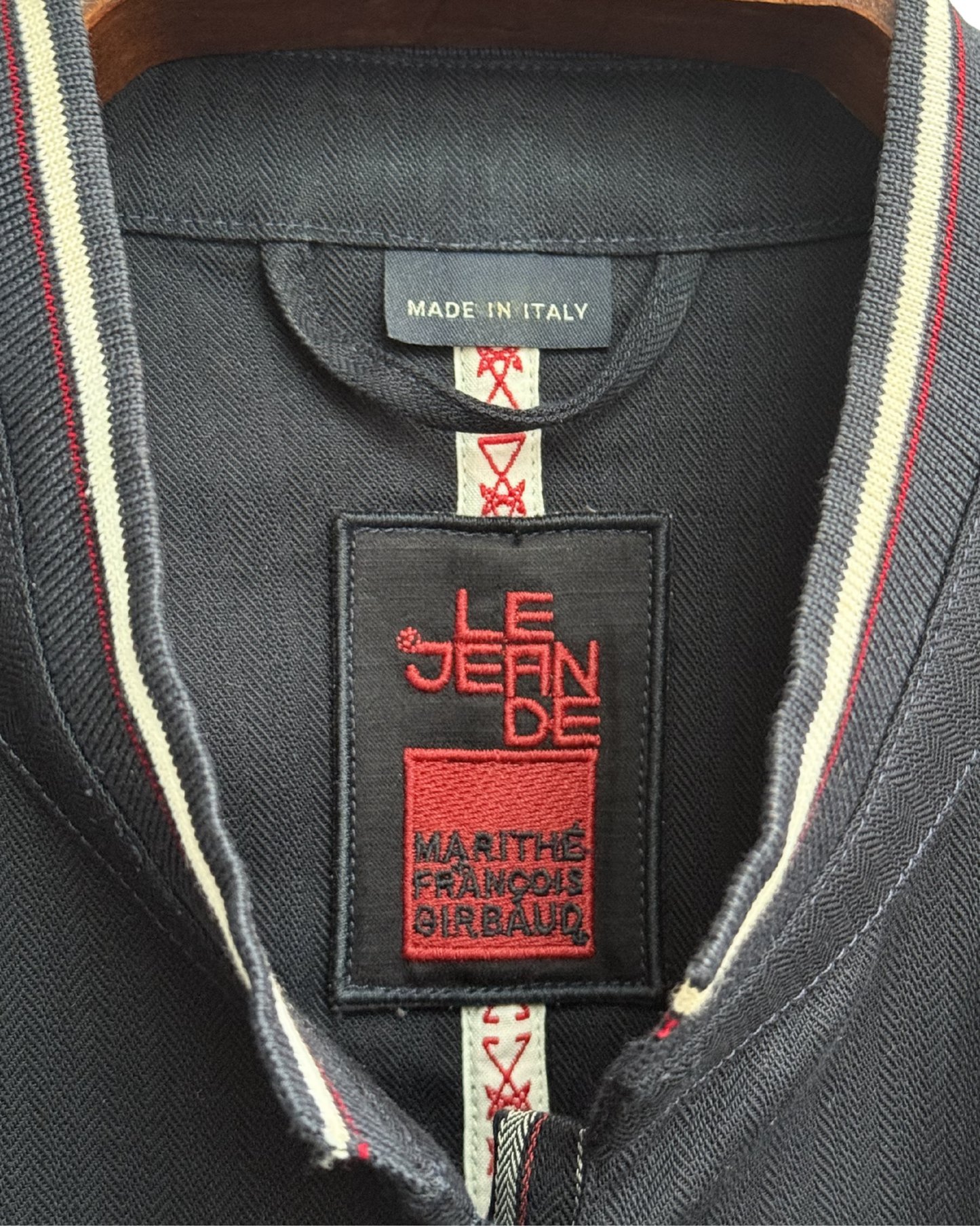 Brand tag and made in italy detail