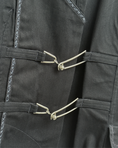 Metal mace style button closure detail