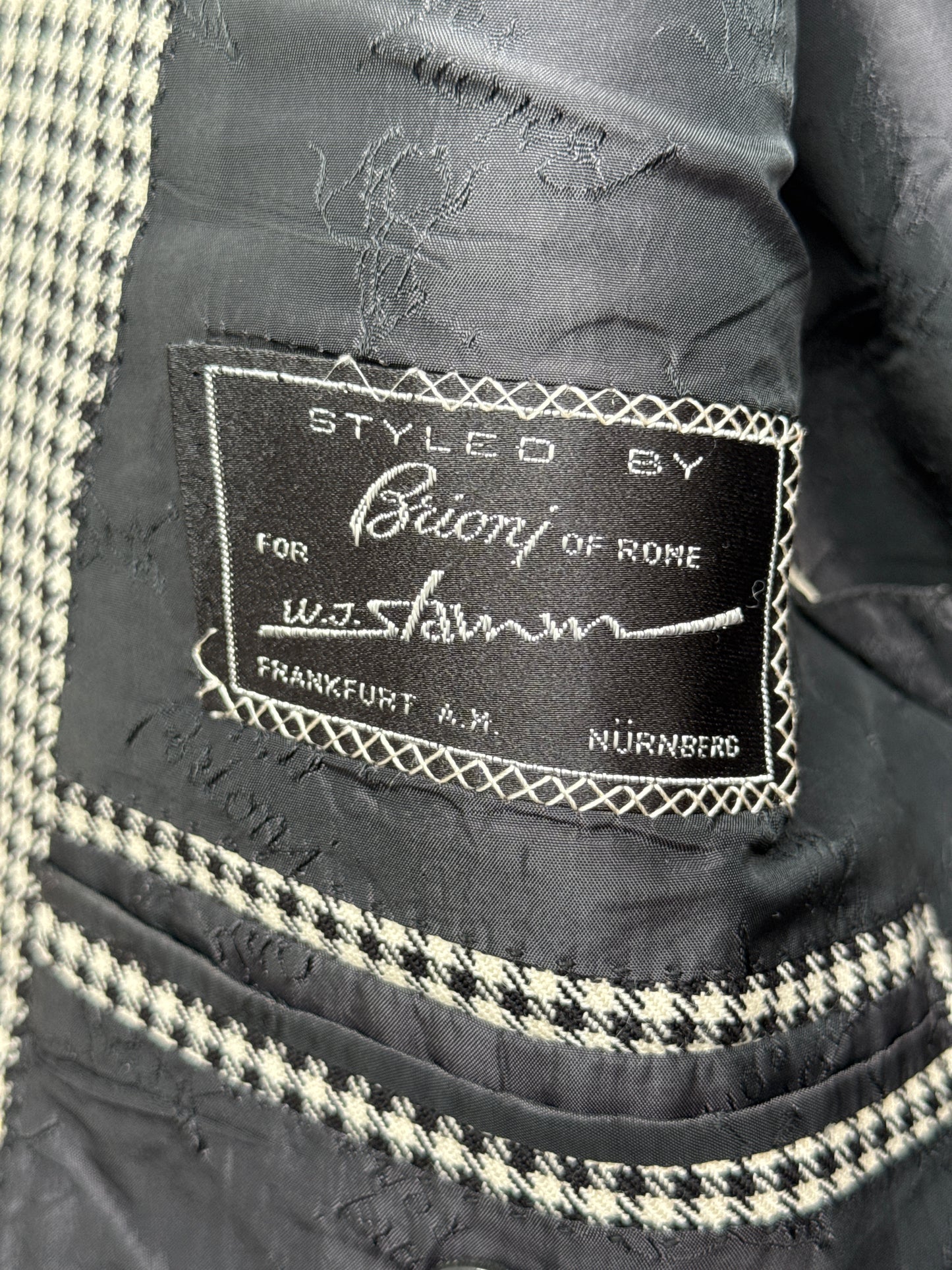Brioni Vintage Wool Beige & Black Houndstooth Blazer Size 54